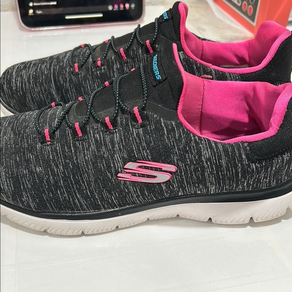 Skechers Black and Pink Athletic Shoes women’s size 10 GUC - Picture 6 of 13